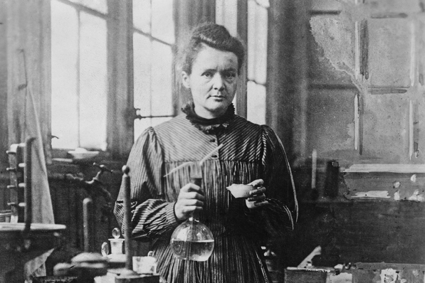 Curie-Skłodowska czy Skłodowska-Curie? Jak zapisywać nazwiska dwuczłonowe